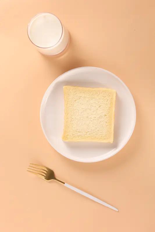 知名品牌被曝“牛奶吐司吃出牙齿”，化验报告证实“特征与牙齿相若”！美心西饼：正全