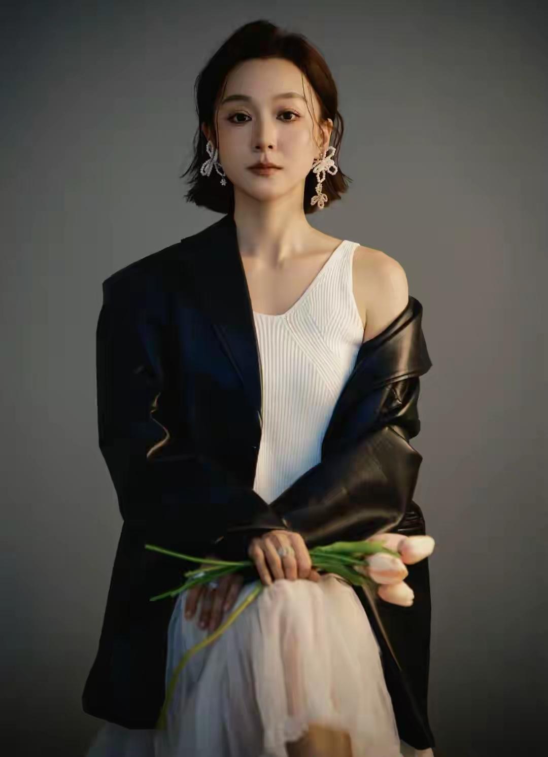 马龙妻子夏露首次剪掉十年长发，短发造型清爽亮眼，夫妻俩低调秀恩爱。曾经因网络流言