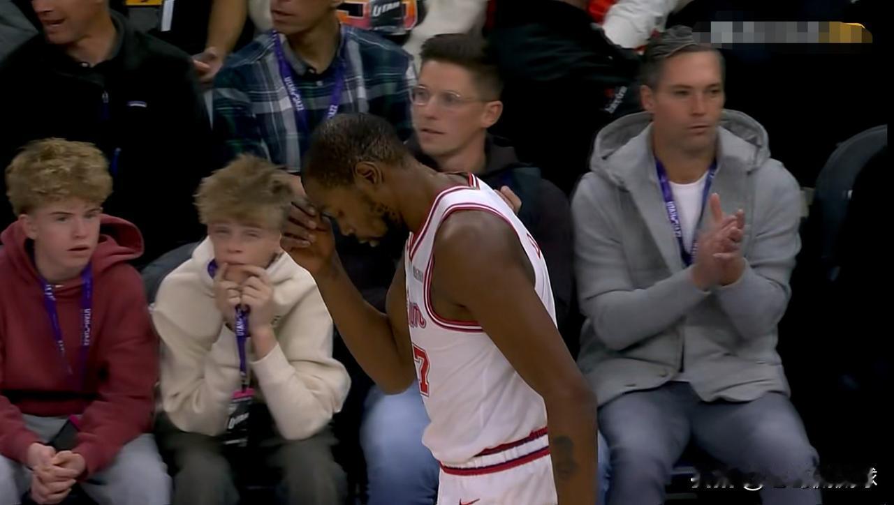 火箭超级巨星杜兰特的投篮命中率真是低的可怜！在今天火箭客场挑战爵士的比赛中，目前