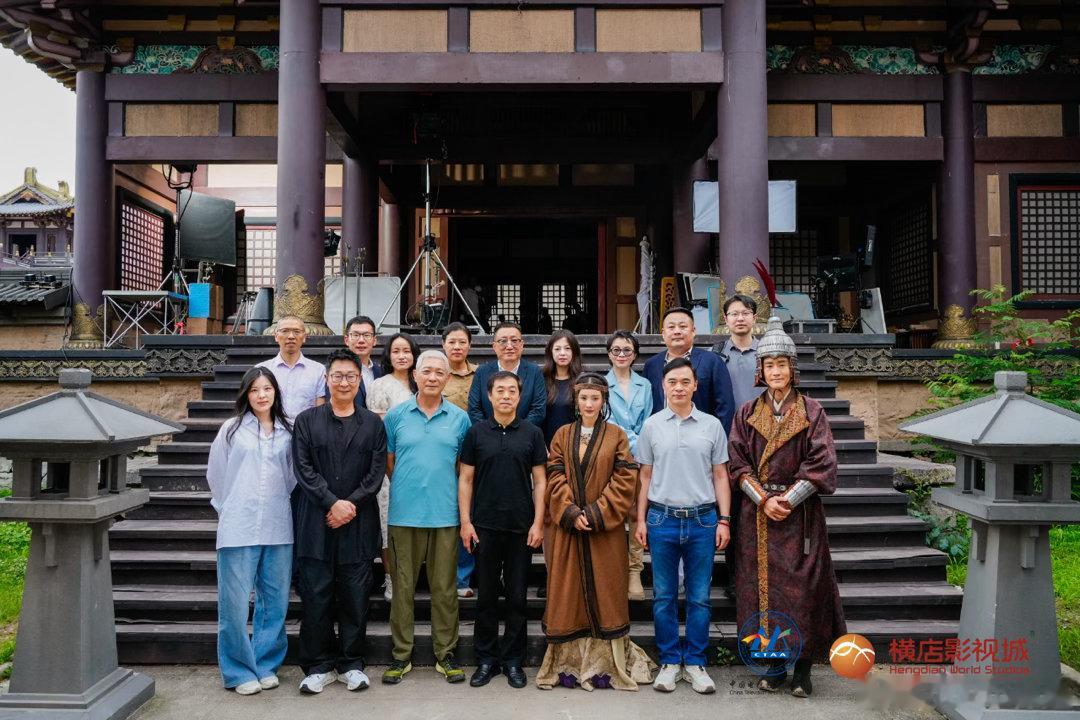 中国视协赴横店探班《江山大同》剧组    5月30日，中国视协分党组书记、驻会副