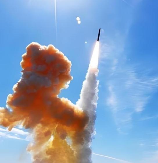 大家有没有发现，这次中日摩擦里，咱中国人的反应和十三年前大不一样了。
 
麻烦看