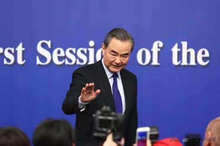 特朗普下令封锁委内瑞拉油轮，委展开护航行动