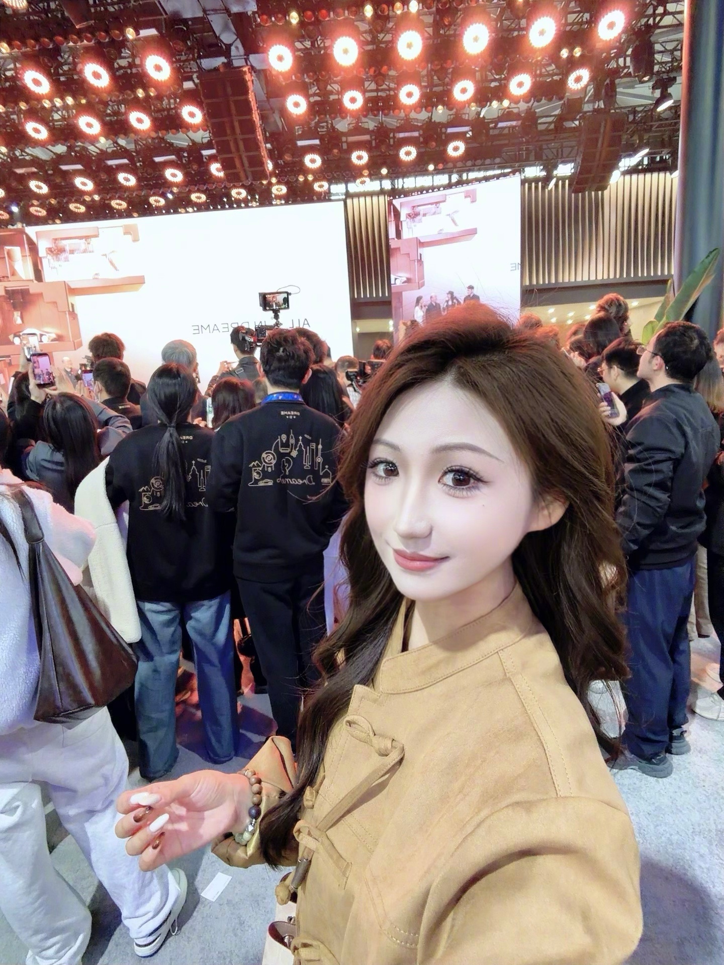 今天团队众多同事已经到了2026上海AWE了。同事去了追觅现场，追觅这次全场景生