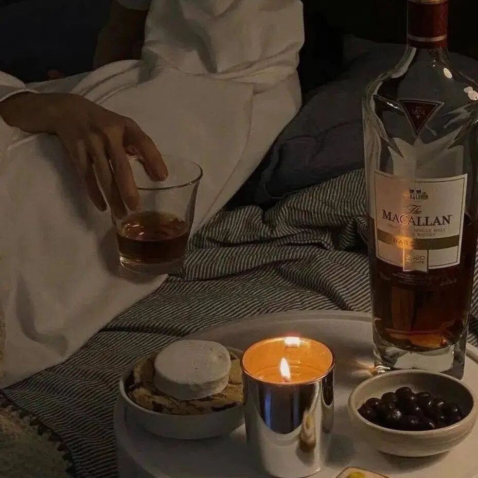 “你太胆小了 当痛苦接近的时候 你只会逃避 当可能的幸福要来临的时候 你的第一反