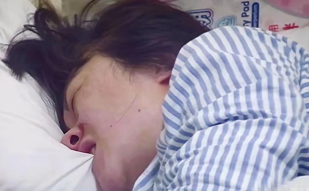 [月亮]河南一聋哑女子难产，医生解开衣服一瞬间，肚子上面写着：“如果有危险，请先