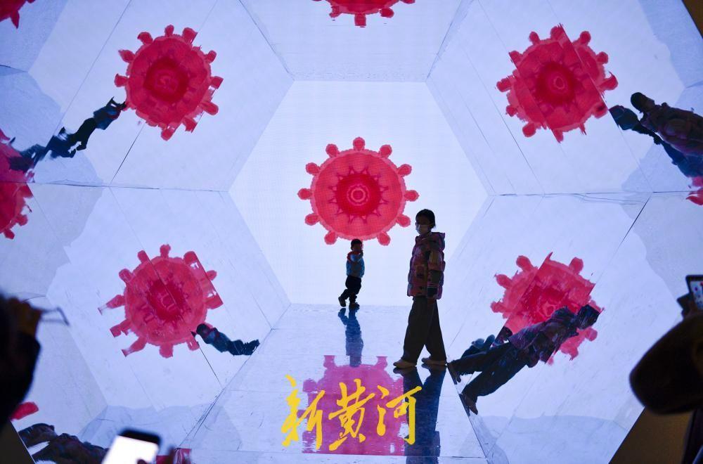 寒假观展热潮开启 山东美术馆成假日文化打卡地标！1月31日，随着济南中小学陆续结