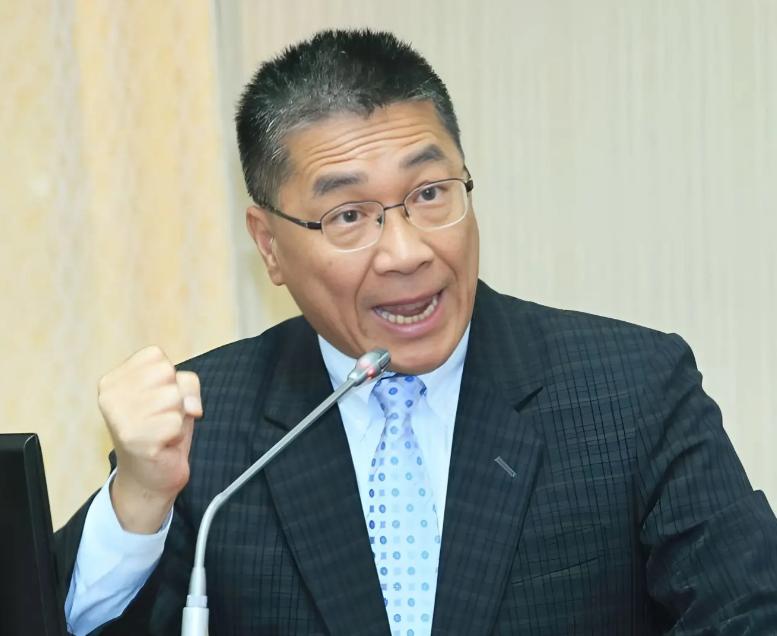 台湾前 “国安局长” 李翔宙发文直骂徐国勇是 “台独乱流”，还斥其 “丧权辱国”