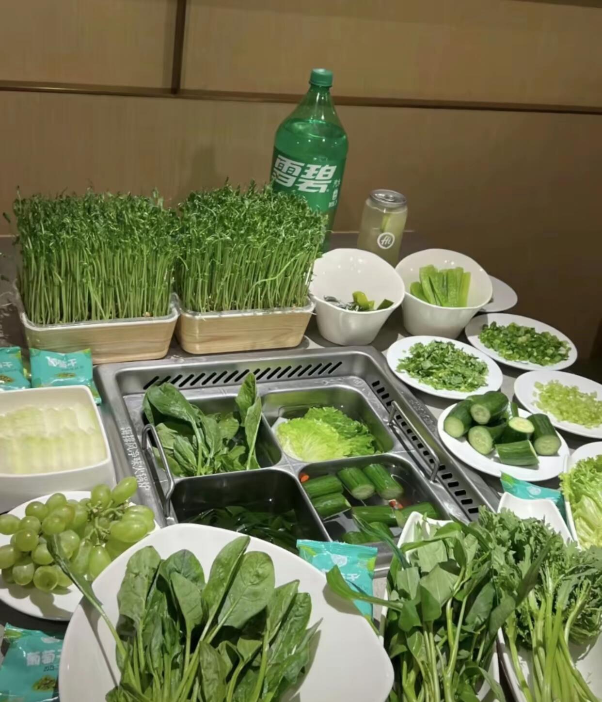 人财两空，最后连女儿都不是自己的，这位大哥太惨了。

两个人是5月份结婚，来年1