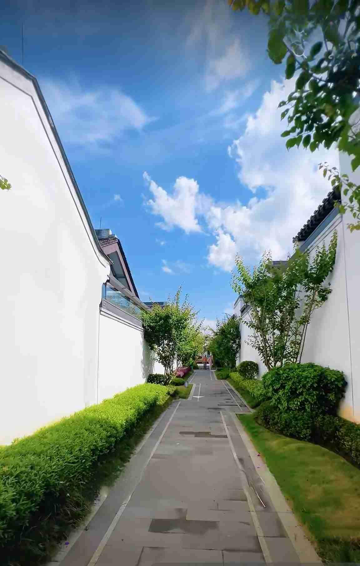 我的今日状态：😁轻松愉快
我这里的天气：☀️晴天