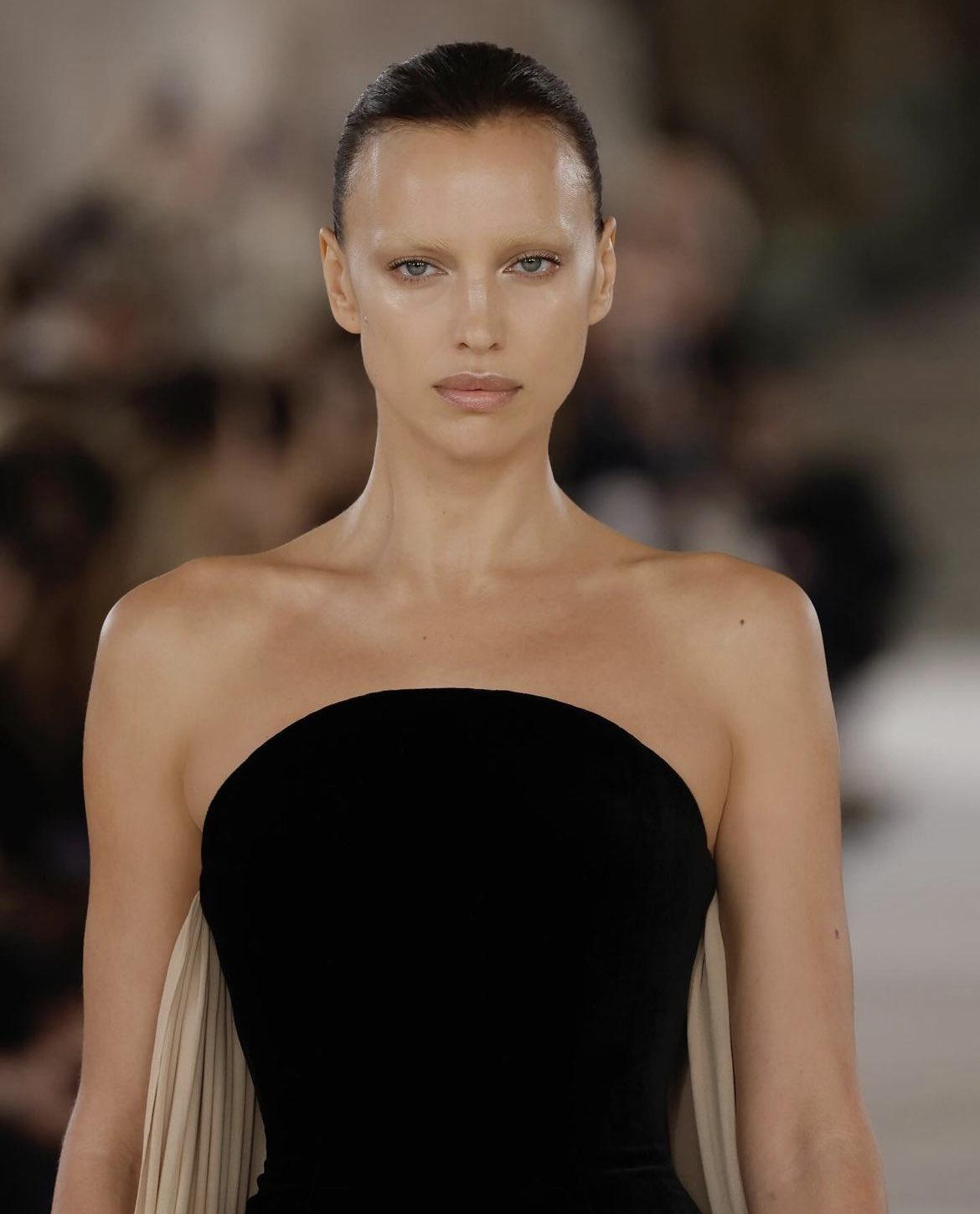 最近有网友扒出俄罗斯娜娜Irina Shayk 不是纯俄罗斯人，不过她国籍确实是