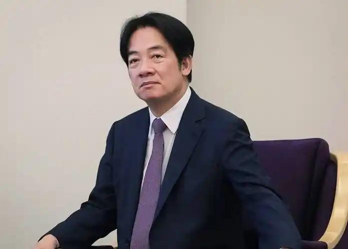 [月亮]赖清德前段时间嚷嚷着要窜访斯威士兰，还没出门就开始吹牛，说这回要破除大陆