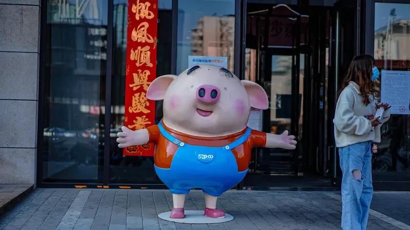 猪八戒这个名字取得很有意思：
一方面，强调了佛教的八点戒律，要求人们努力做到，戒