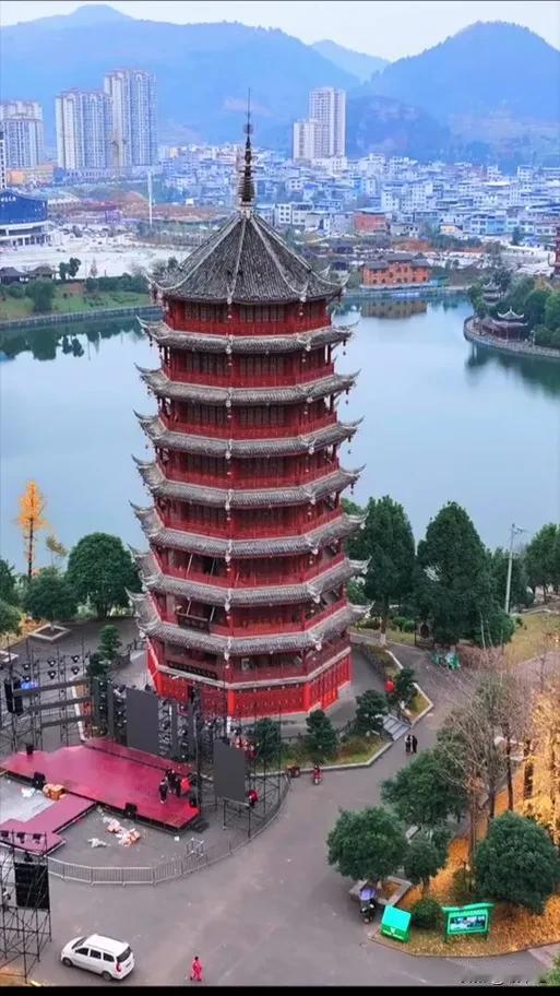贵州德江文化是一个多元文化的交汇点，既有汉族文化的底蕴，又有土家族、苗族等少数民