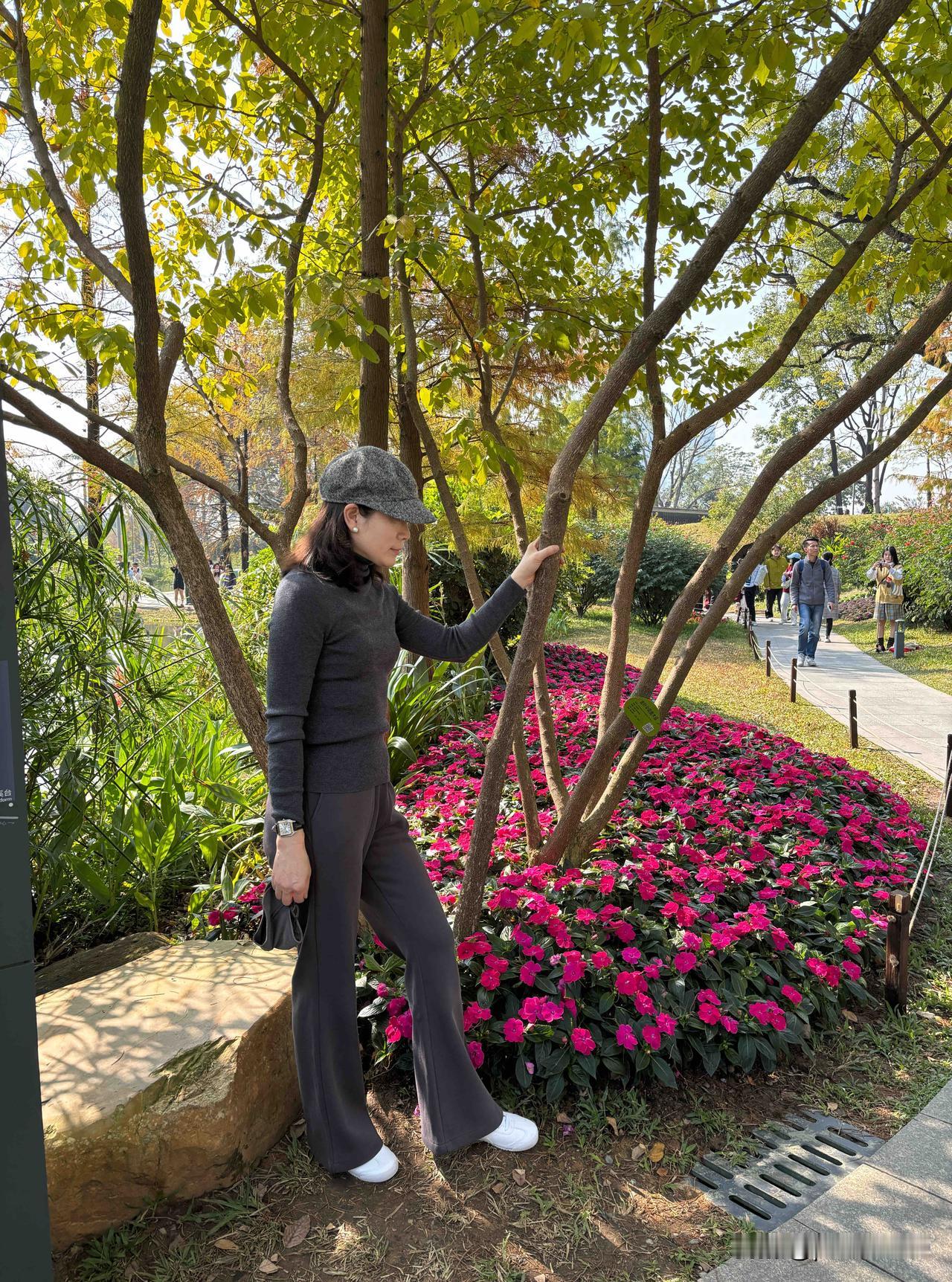 风有约,花不误,年年岁岁,不相负。