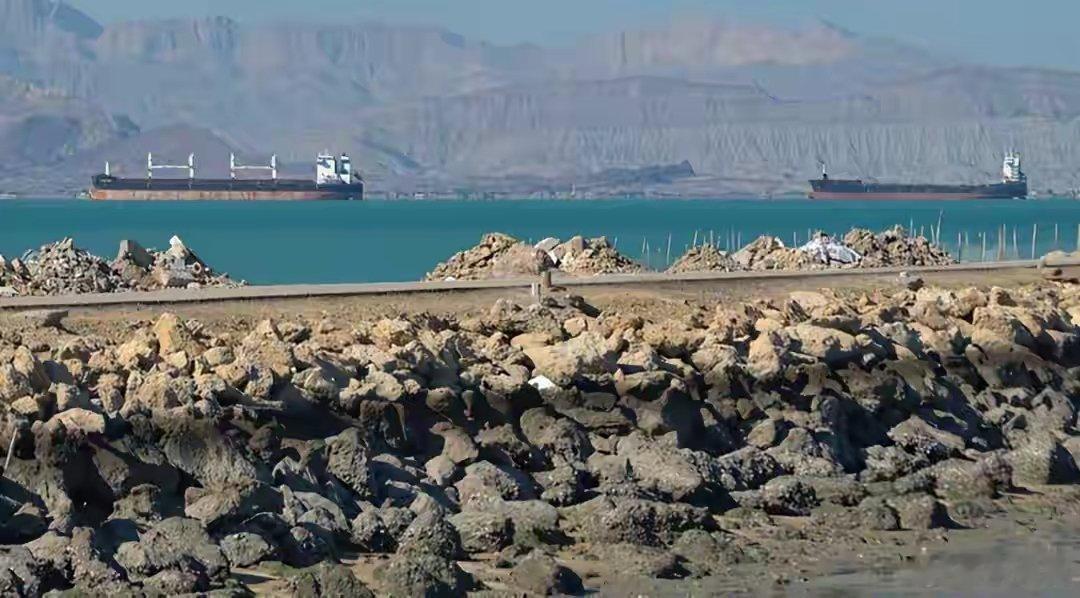 中东局势48小时极致反转 先传出黎以临时停火、伊朗开放霍尔木兹海峡，转眼就反转 