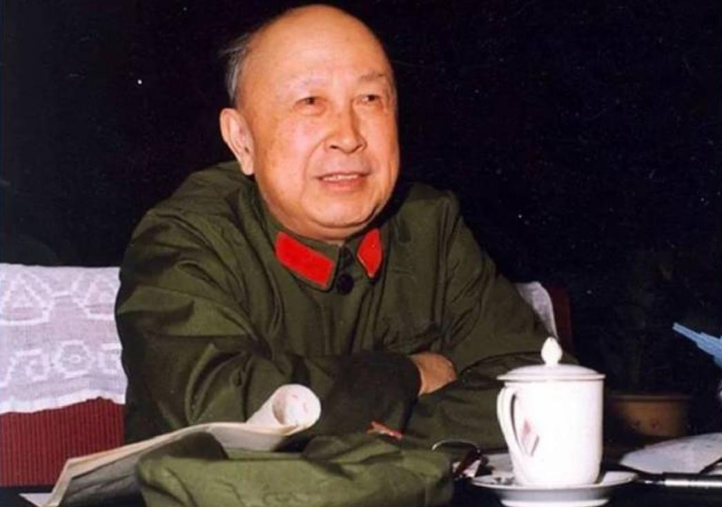 2008年，97岁一辈子没看过电视的钱学森，突然跟儿子小心翼翼地说：“支个电视行