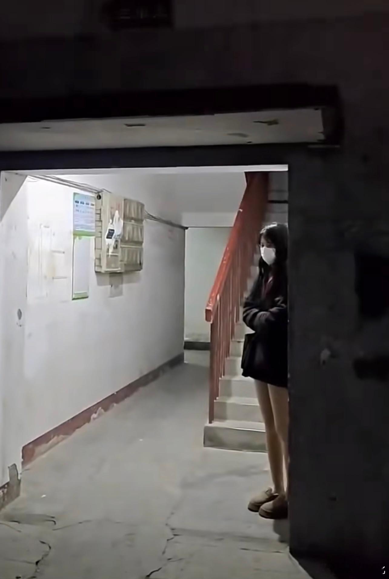 成年人没有谁是容易的…. 