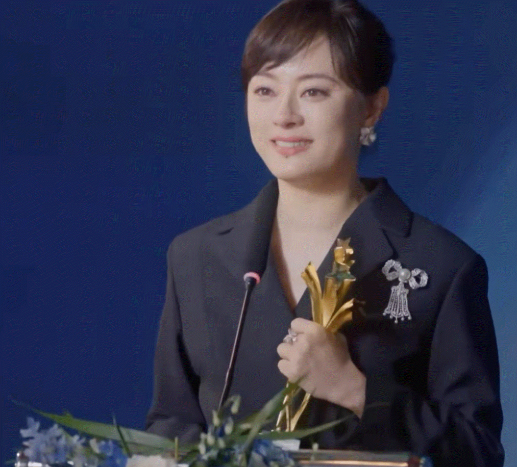 胡曼黎在我这里已经三封了哈 