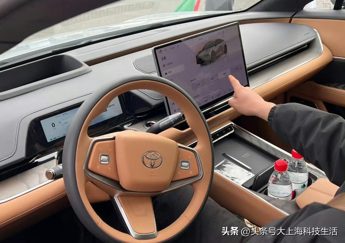 铂智7首轮动态首测来了，这次真不是堆参数，而是把驾乘质感玩明白了。
 
现在20