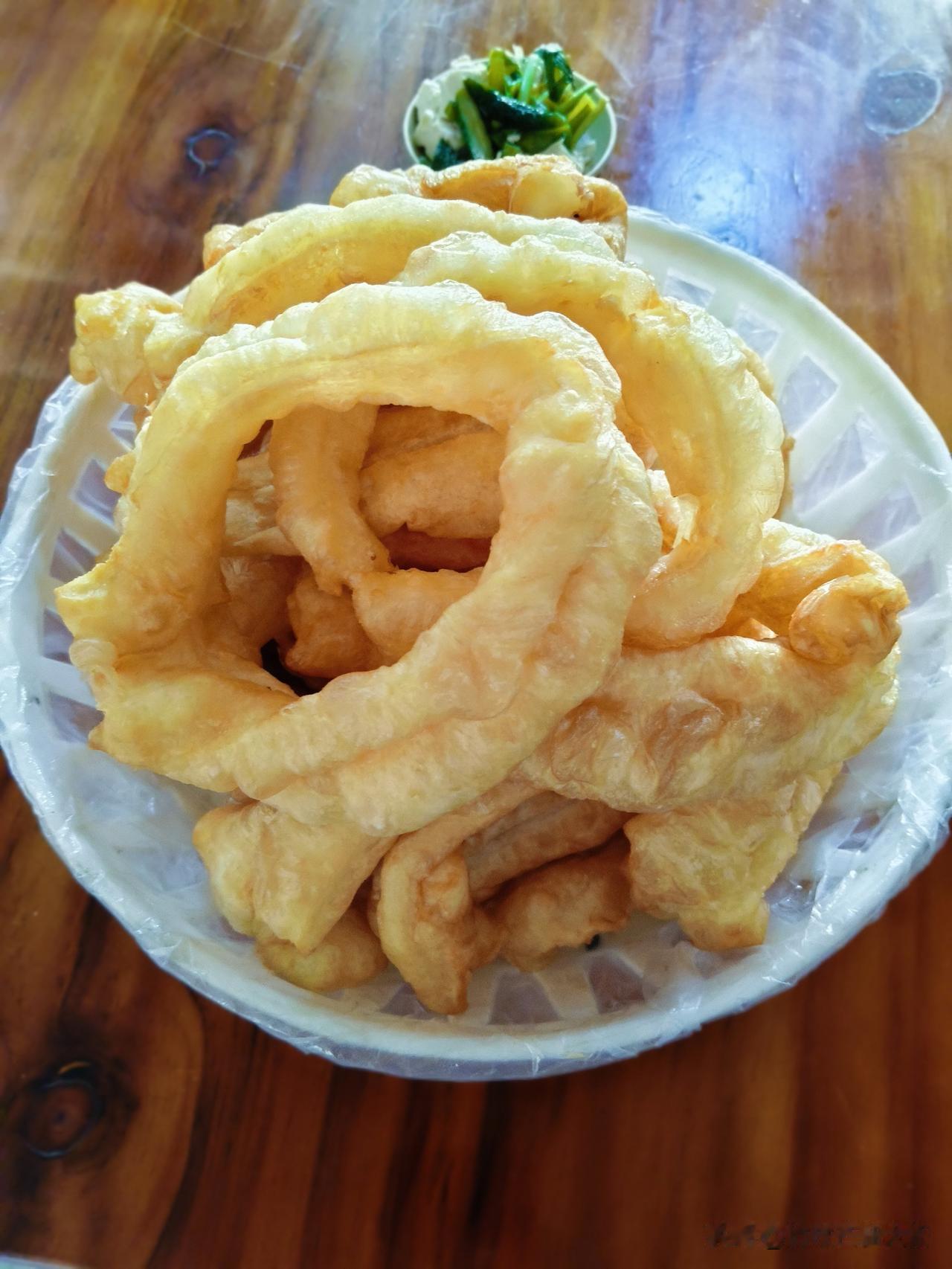 今天去临清，路过恩城，吃个恩城老豆腐。
七点出门，没吃早饭，朋友说，去恩城吃老豆