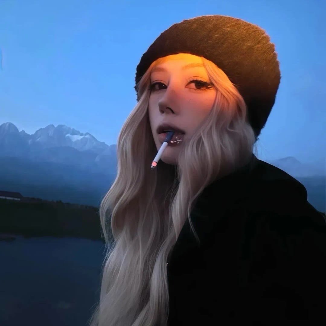 遗憾的是在不懂爱的年纪用脾气折磨爱我的人 懂爱的年纪又遇不到爱我的人 