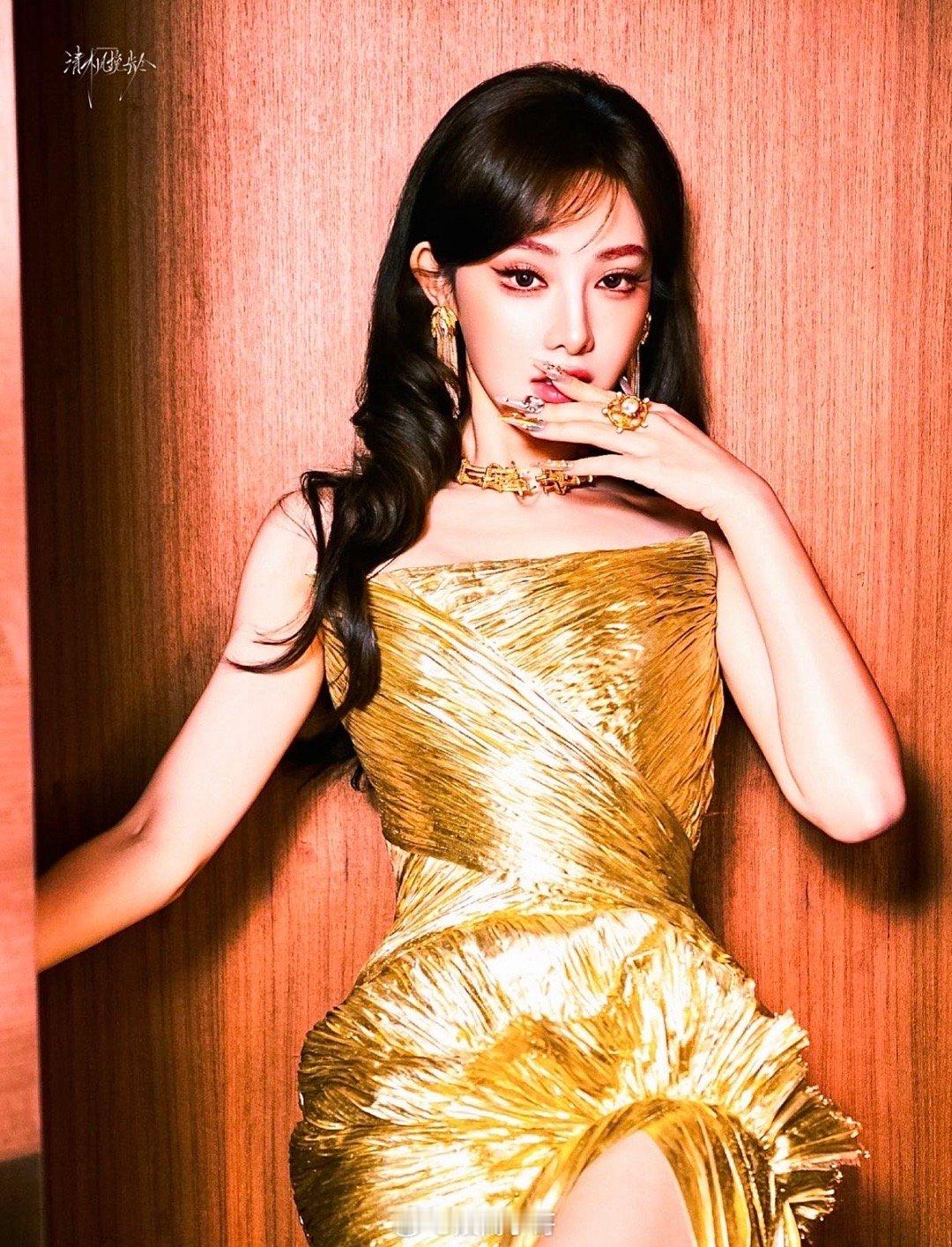 彭小苒 古早韩剧财阀家大小姐 彭小苒是从韩剧里走出来的吧？财阀家大小姐那劲儿拿捏