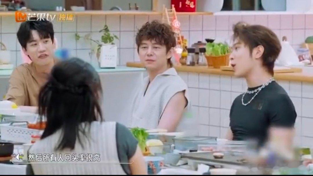 温以凡你怎么能这么对桑延呢我们的宿舍马伯骞说刚开始健身是为了脱给别人看，大家眼睛