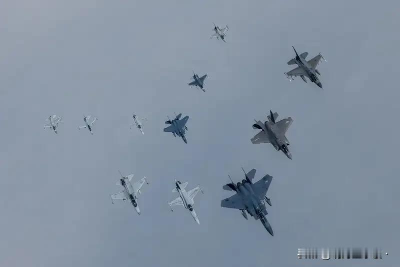 敌人不上当怎么办，岂不是要白忙活一场？

“请君入瓮，引蛇出洞，围点打援，围三缺