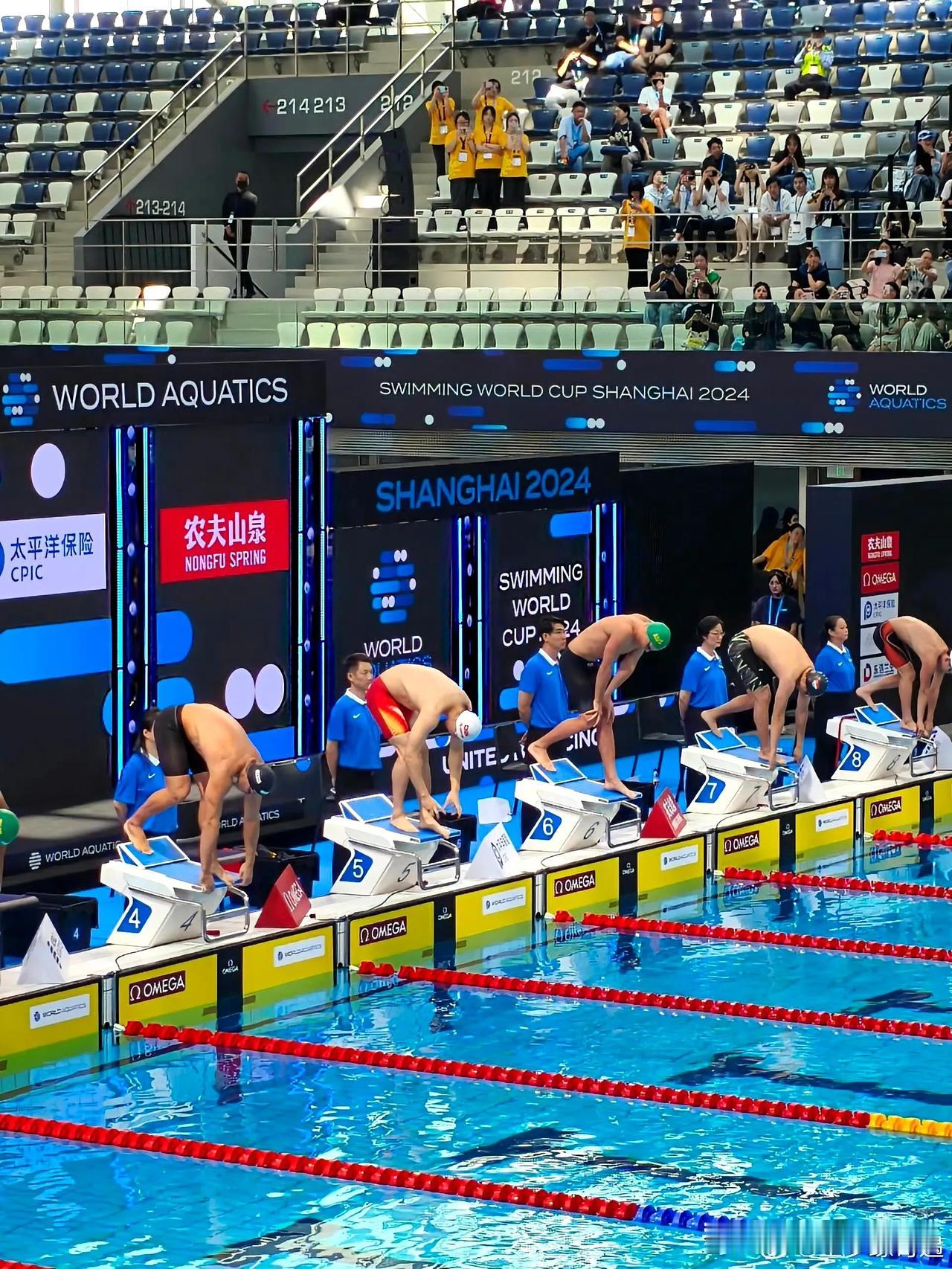 覃海洋56秒52，获得小组第1，总成绩第1，覃海洋还是那个厉害的蛙王

队友孙佳