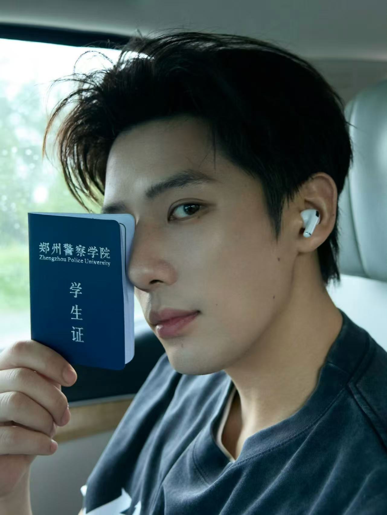 王安宇在河南收到中评 河南观众夸人都带梗！路演时说给电影“中评”，王安宇没反应过