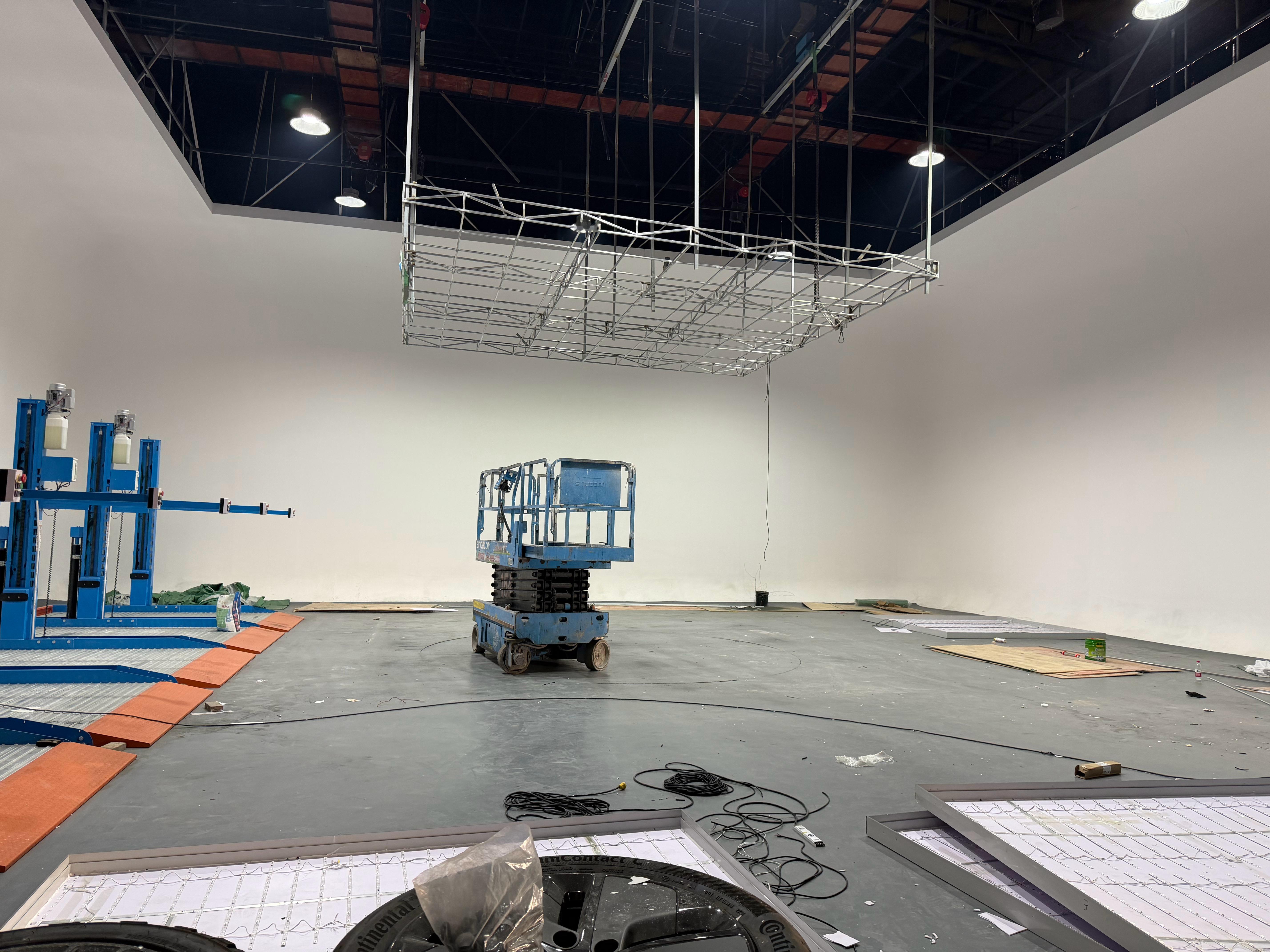 这周末又回公司升级车库年底事真多 