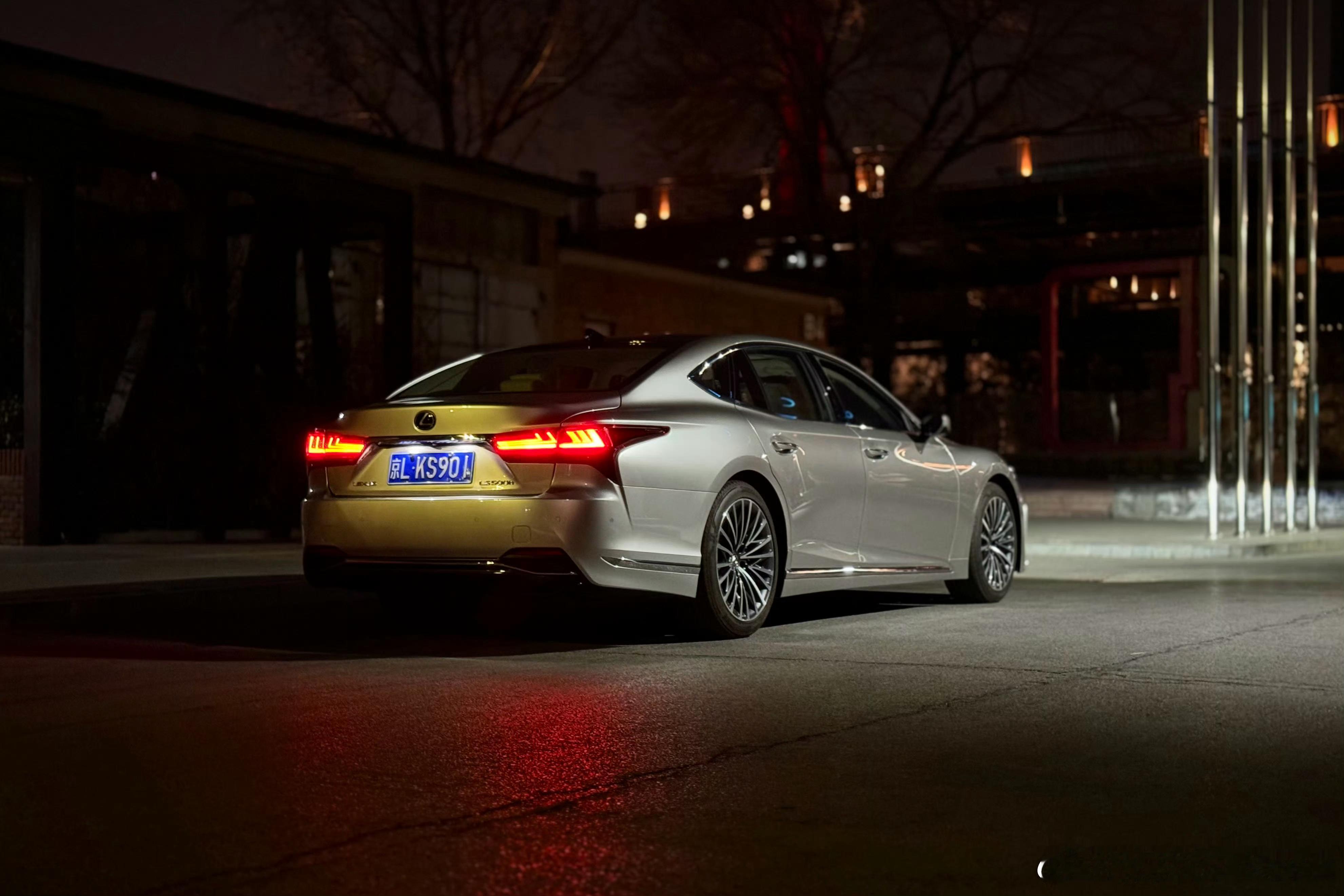 想入个既能带蓝牙降噪，又能插线满血的HIFI耳机，纯粹的东西家里有，看这些主要是