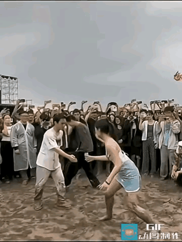 摔跤，男女两个人都赢麻了