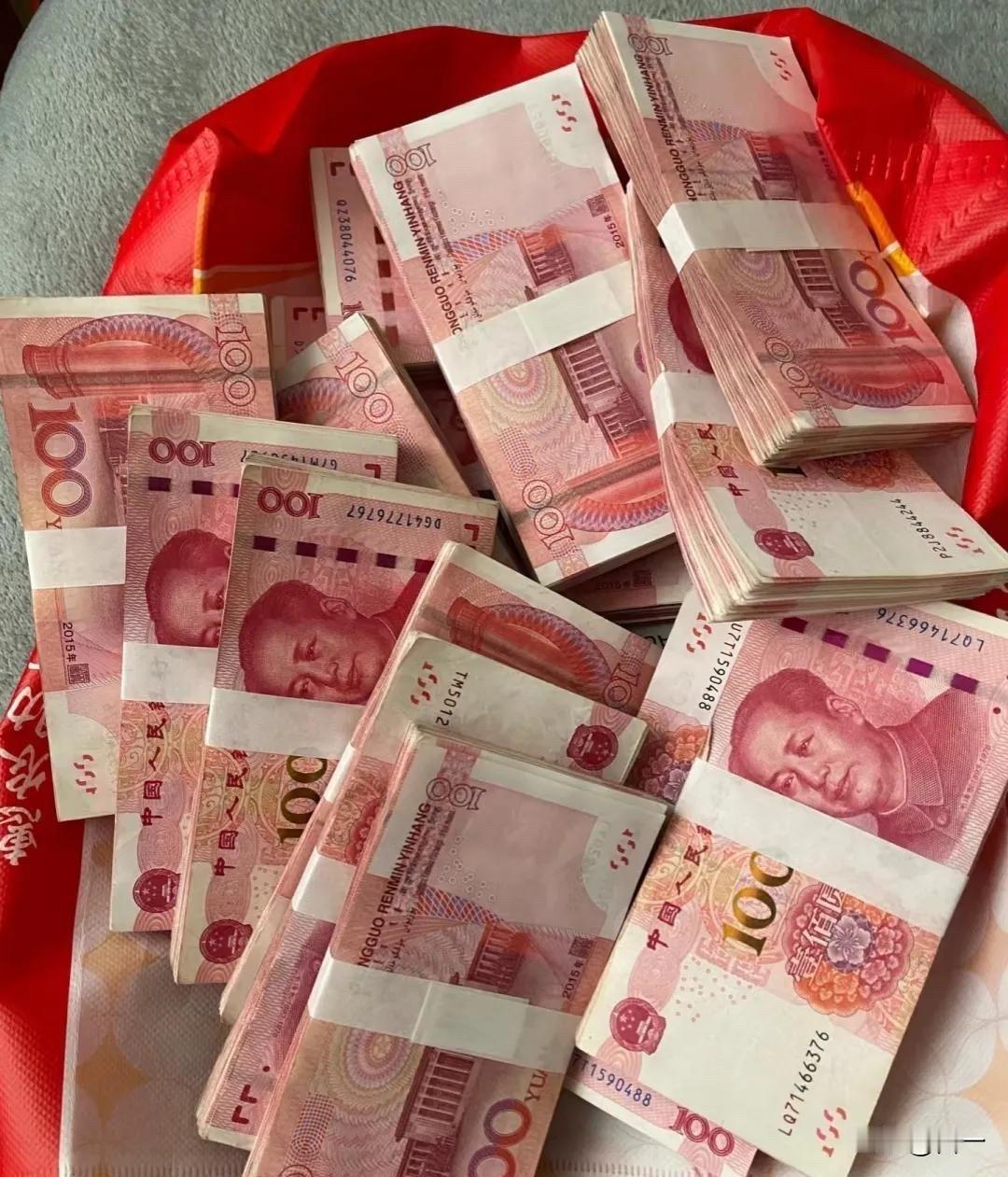 你有没有发现，嘴上随口说20万不算大钱的，多半手里都拿不出这笔现金。

很多人觉