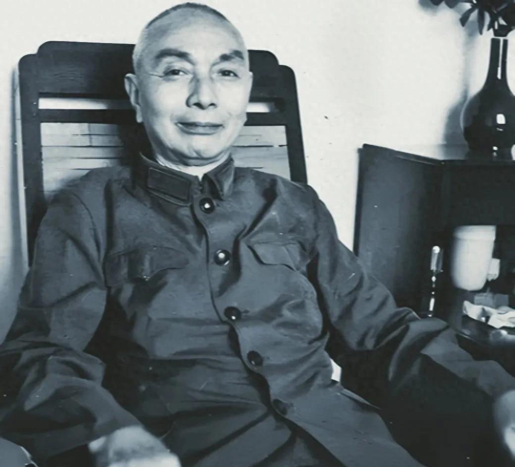 1949年郭汝瑰准备带兵起义时，手下有人质疑：你说不打我们就真的能停下来吗？
1