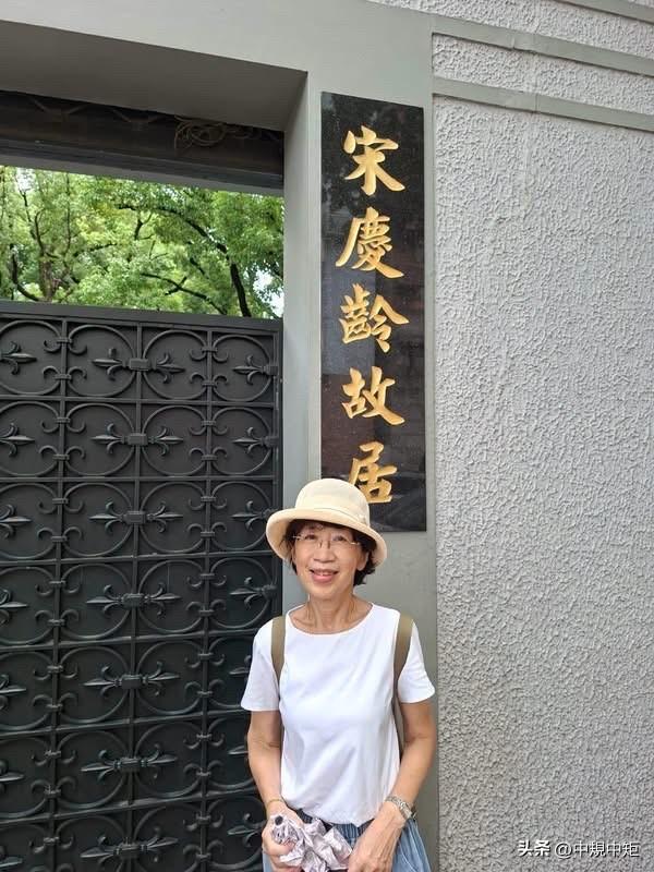 柯文哲妻子陈佩琪今（10日)在脸书发文表示，上个月23日下午搭高铁抵达北京后， 
