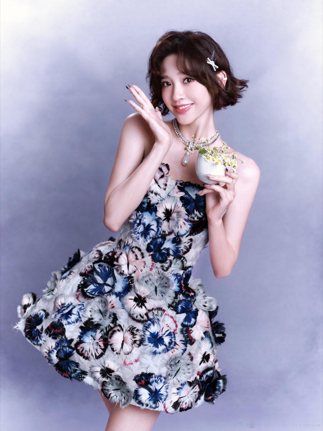 唐艺昕昨晚浪姐舞台身穿LIZ SHINE COUTURE【ART OF ROMA