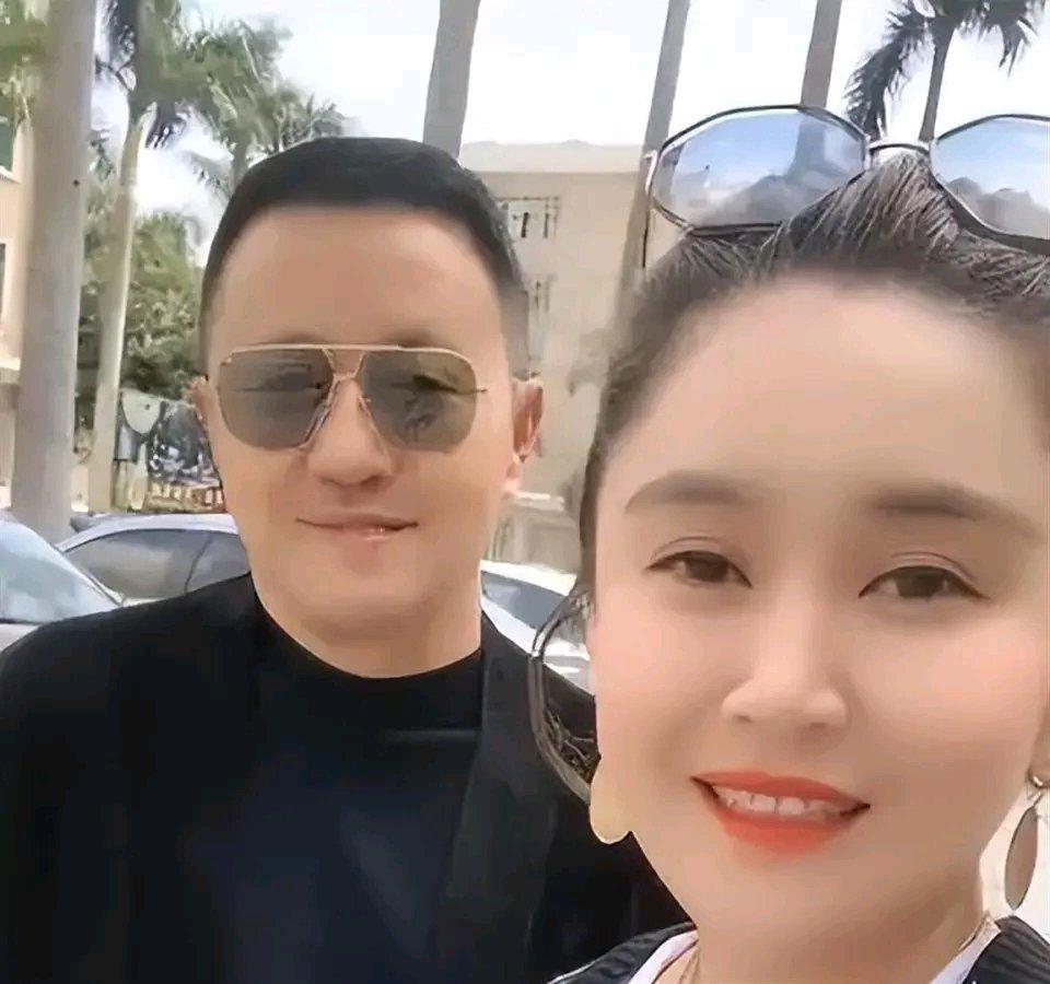 这剧情想想就够尴尬的！王长贵不听赵本山劝告，离婚后娶了女儿闺蜜，然后去给同龄岳父