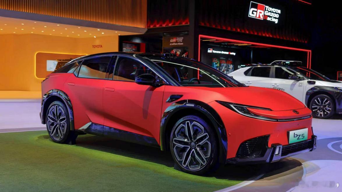 【丰田将让更懂中国的人主导产品开发】4月24日，北京车展上，丰田汽车进一步明确以