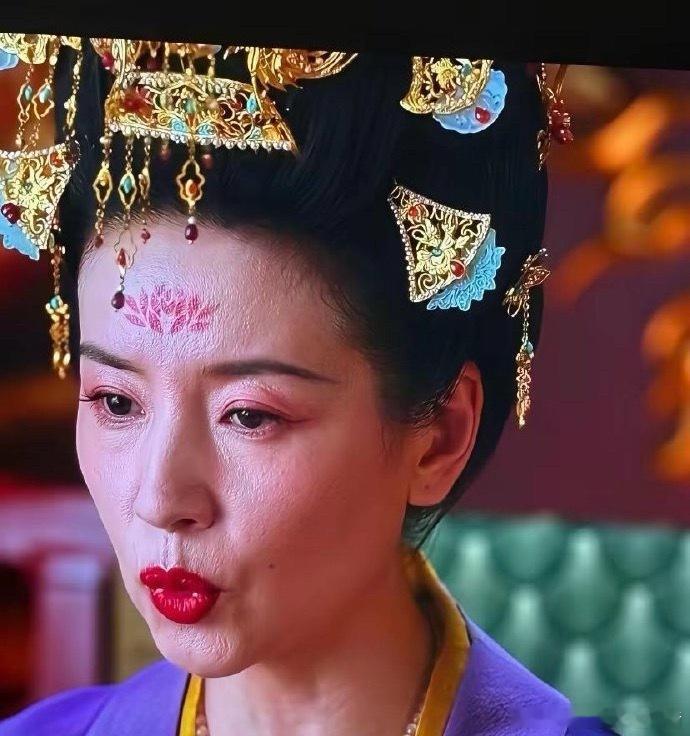 莫离是一点美颜磨皮都没开呀
