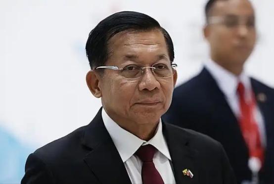缅甸以后要跟着中国混了！这两天缅甸总统敏昂莱访华，同中国签署了18项合作协议，每
