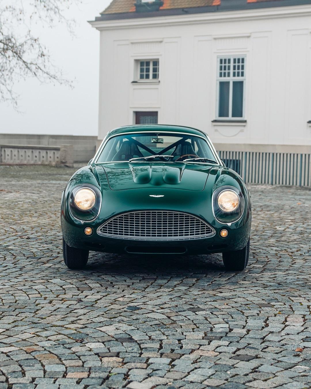 Aston Martin DB4 GT Zagato Continuation阿