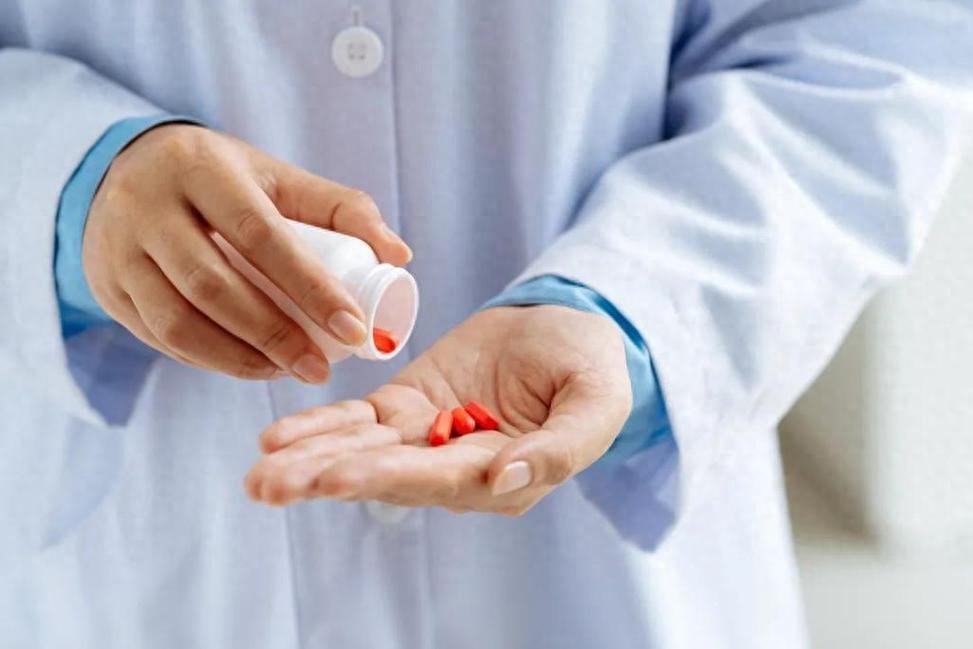 医生研究发现：一旦吃上降脂药，5件事就不要做了，别害了自己！

李先生已经50岁