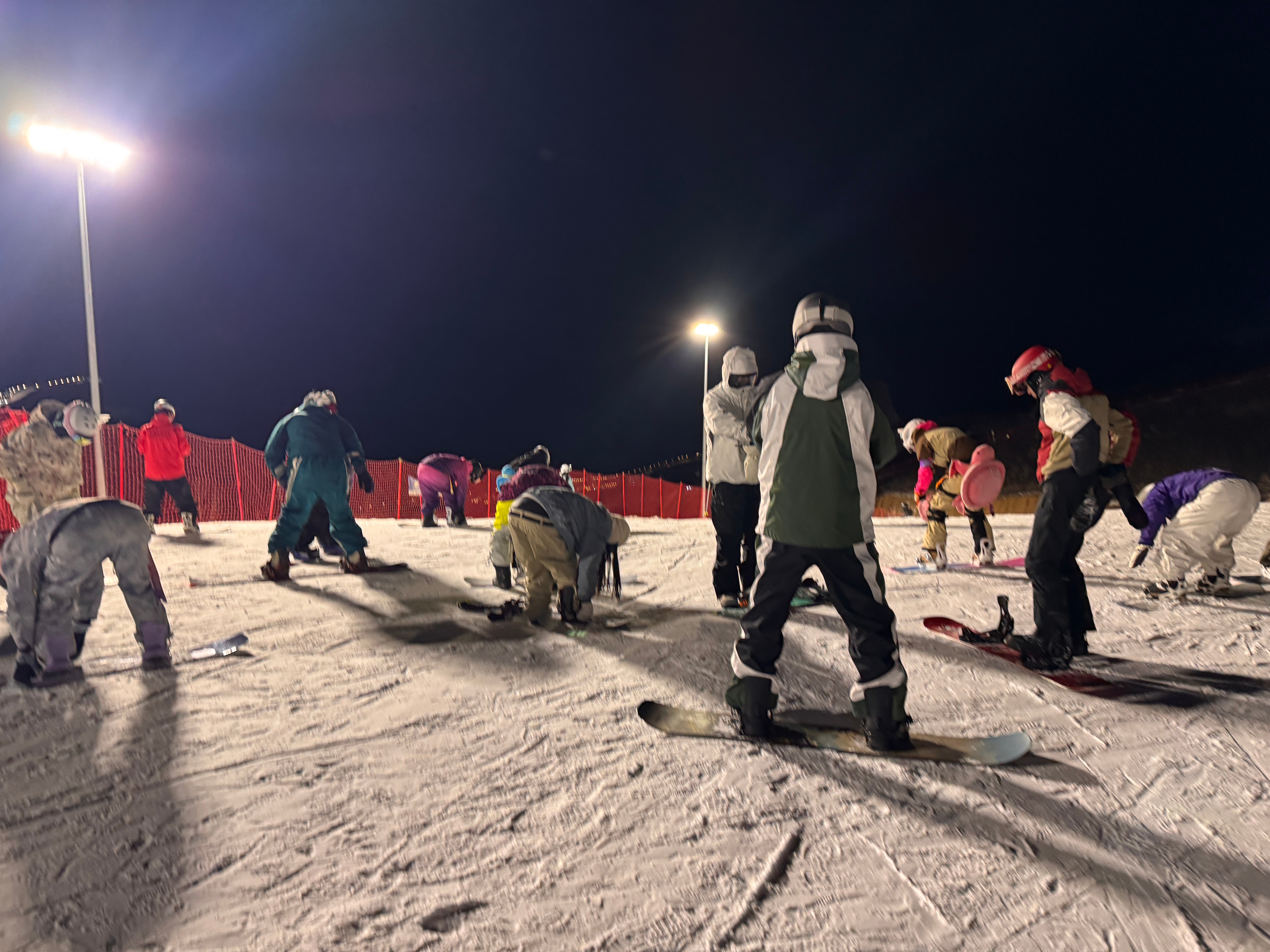 富龙夜场人也还是不少。以后再也不周末滑了 张家口·富龙滑雪场