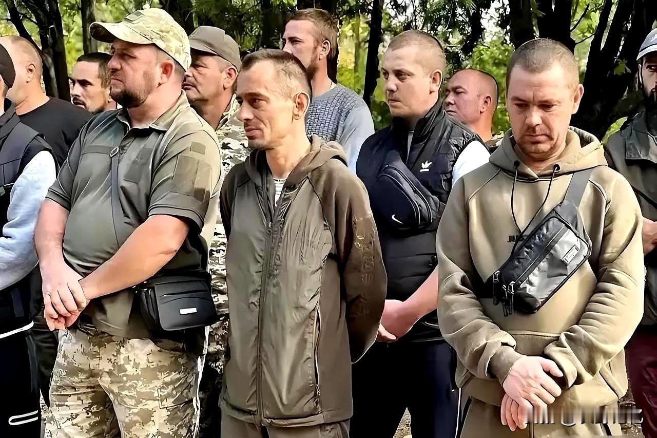 最近有一个乌克兰人在互联网上问道: 中国人凭什么能享受和平，而我们乌克兰不能？