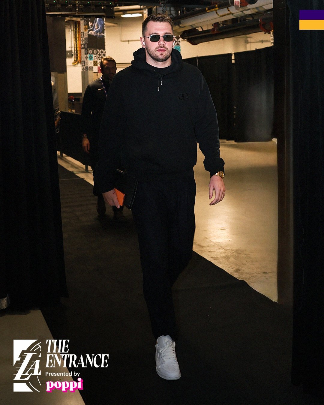 东契奇ootd 今天这身儿看着暖和～湖人vs马刺东契奇