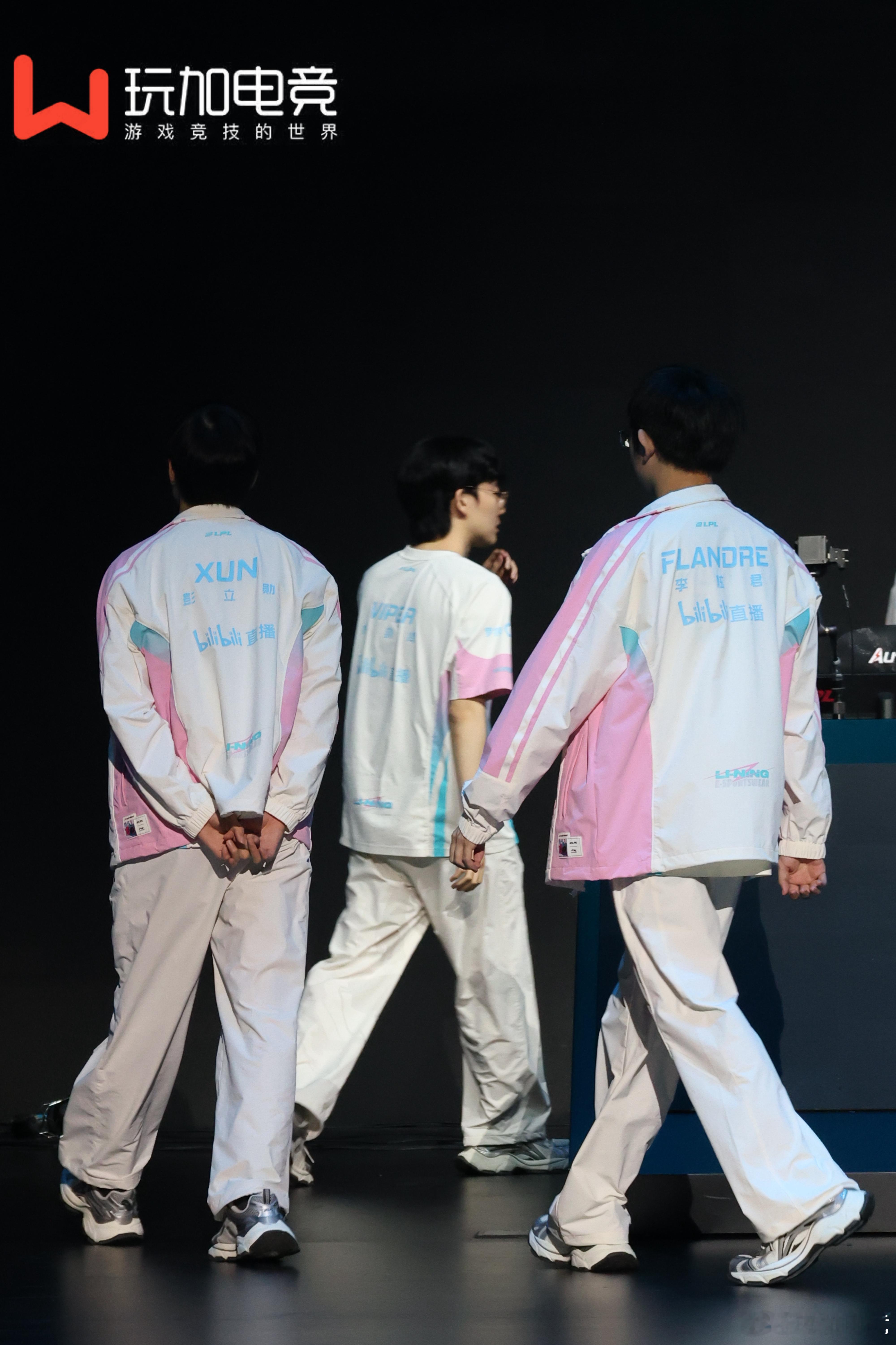今日2026LPL第三赛段现场，Viper与Flandre亮相。同时Knight