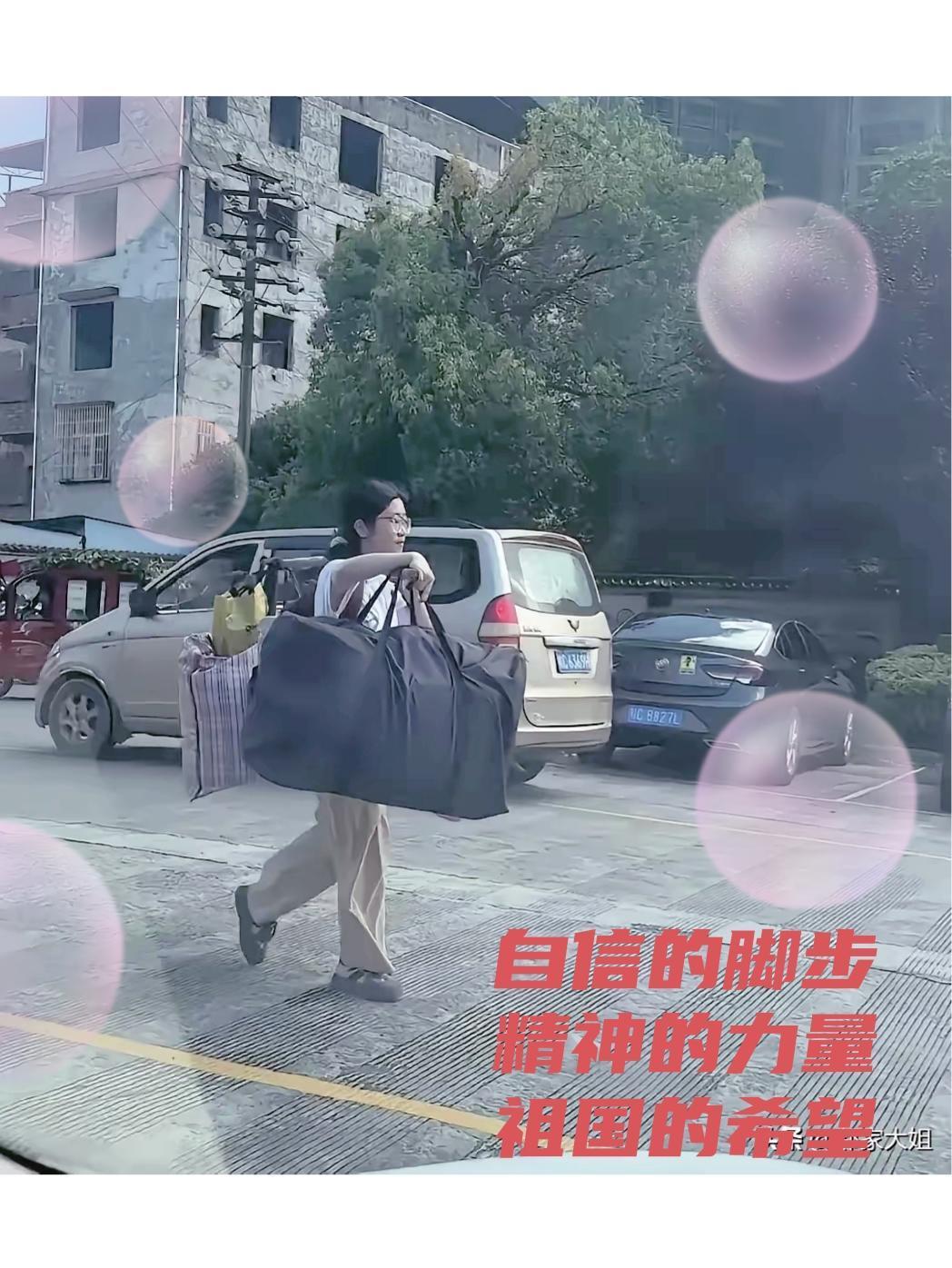 怎么也没有想到，这个年仅18岁的小姑娘，居然会在一夜之间，突然成为网红；怎么也没