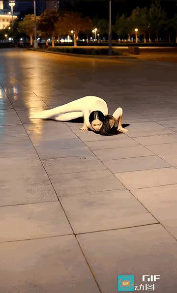 武术和瑜伽完美结合起来，效果就是这么的惊艳！