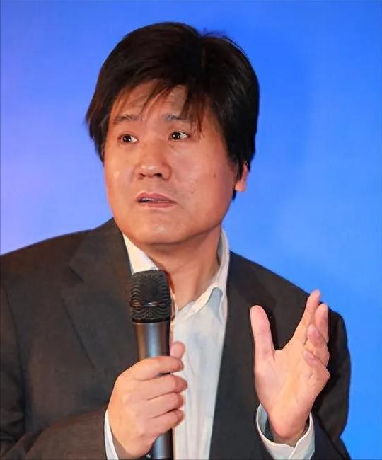 经济学家王福重说，十九岁务工少年，因为搭载网约车，多付了九百块钱，因为讨要不还，